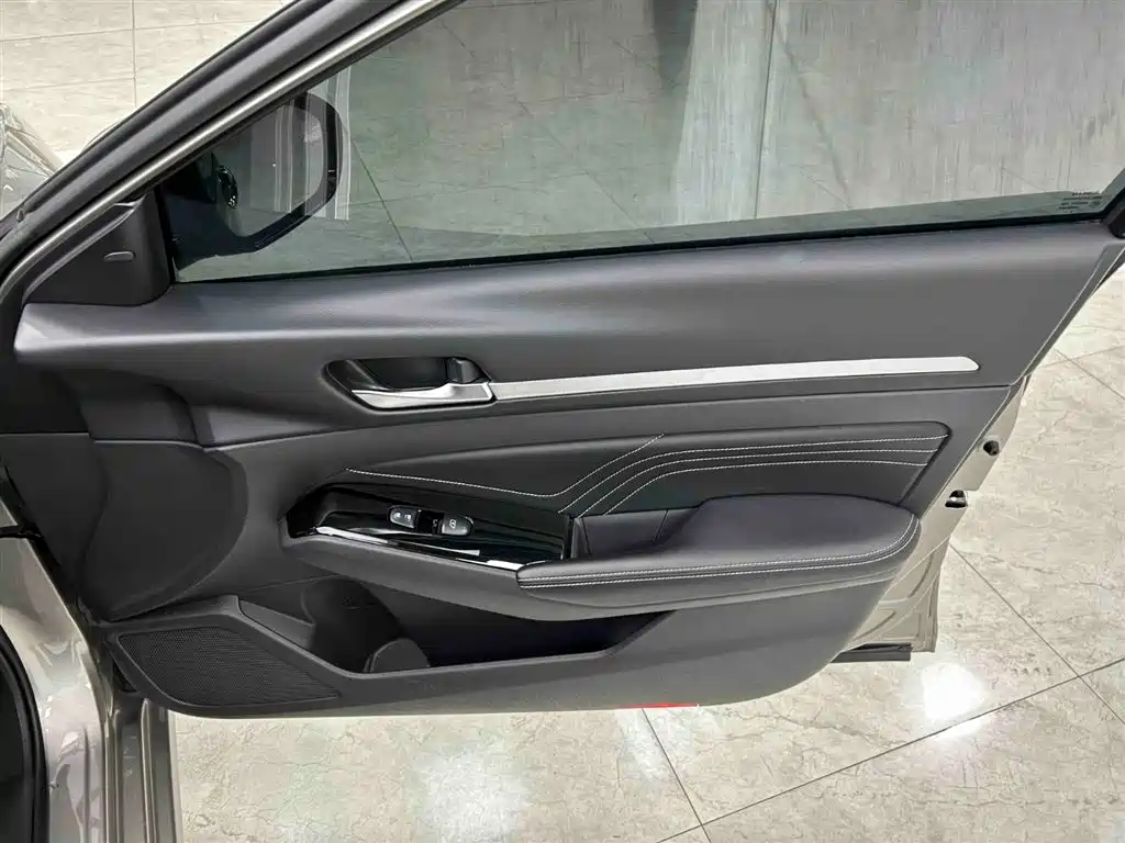 Nissan Teana 2023 — фото 13