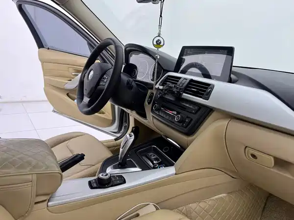 BMW 3 Series 2012