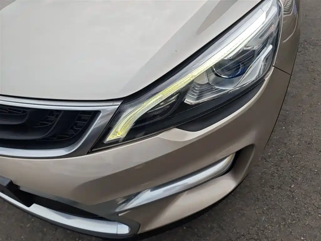 Geely Emgrand GS 2017 — фото 24