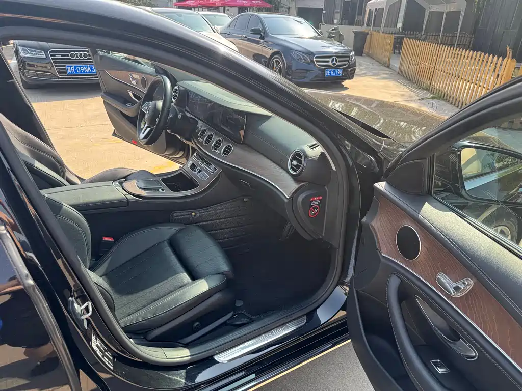 Mercedes-Benz E-Class 2019 — фото 10
