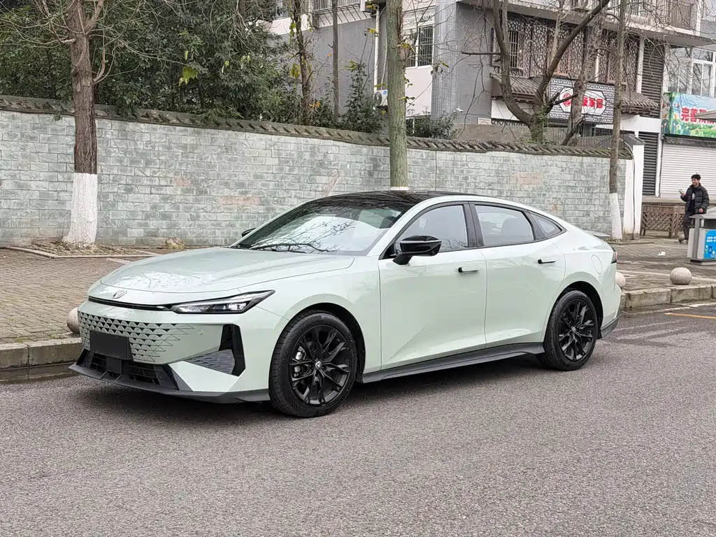 Changan UNI-V 2024