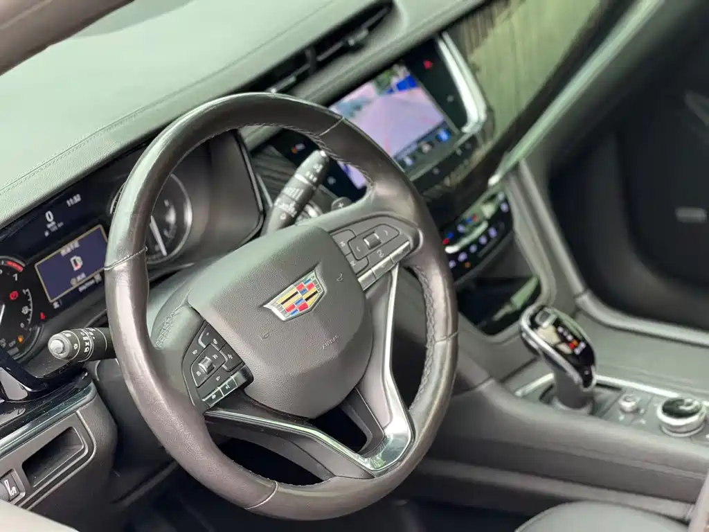 Cadillac XT6 2021 — фото 11