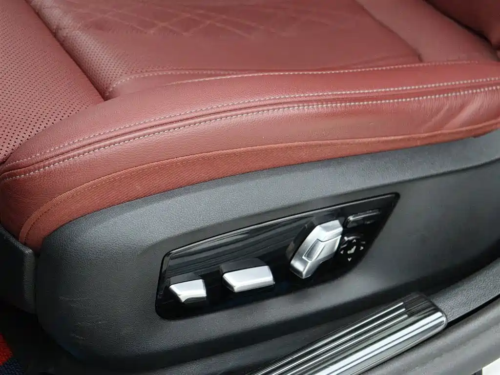 BMW 5 Series New Energy 2023 — фото 4