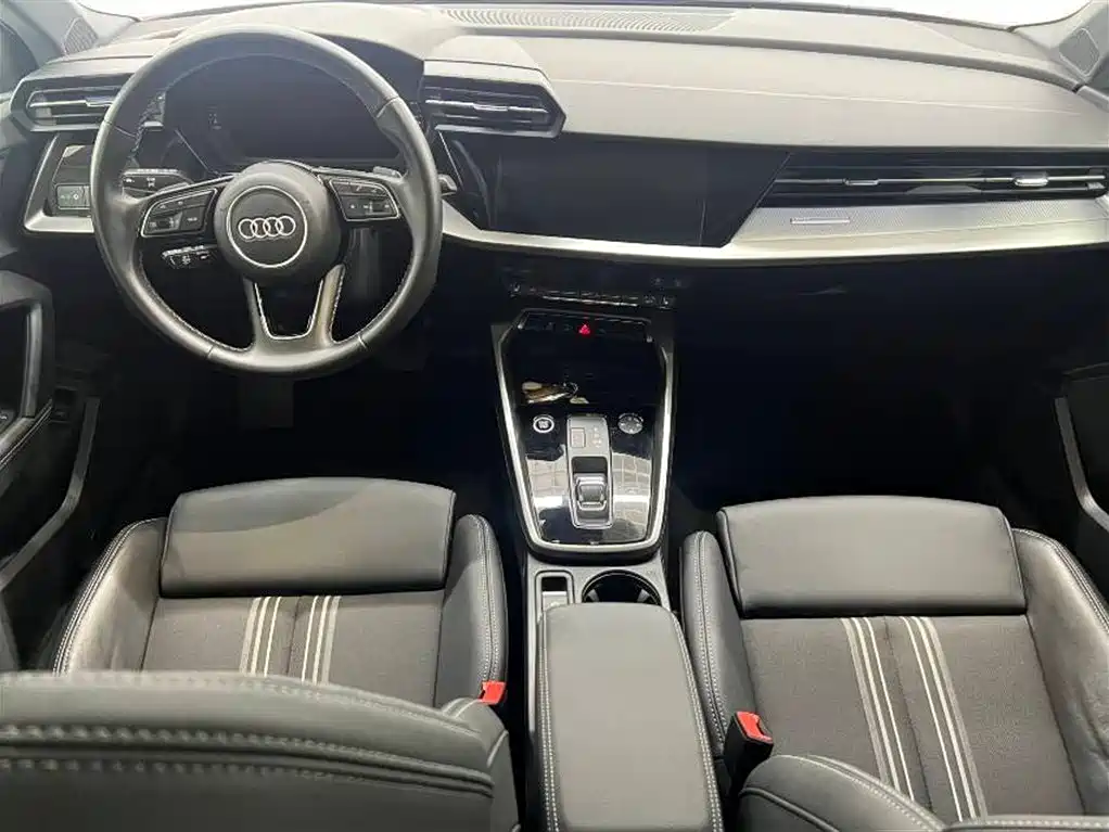 Audi A3 2023 — фото 15