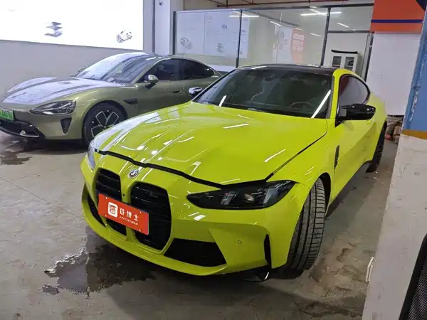 BMW M4 2025