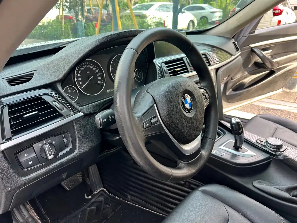 BMW 3 Series GT 2014 — фото 19