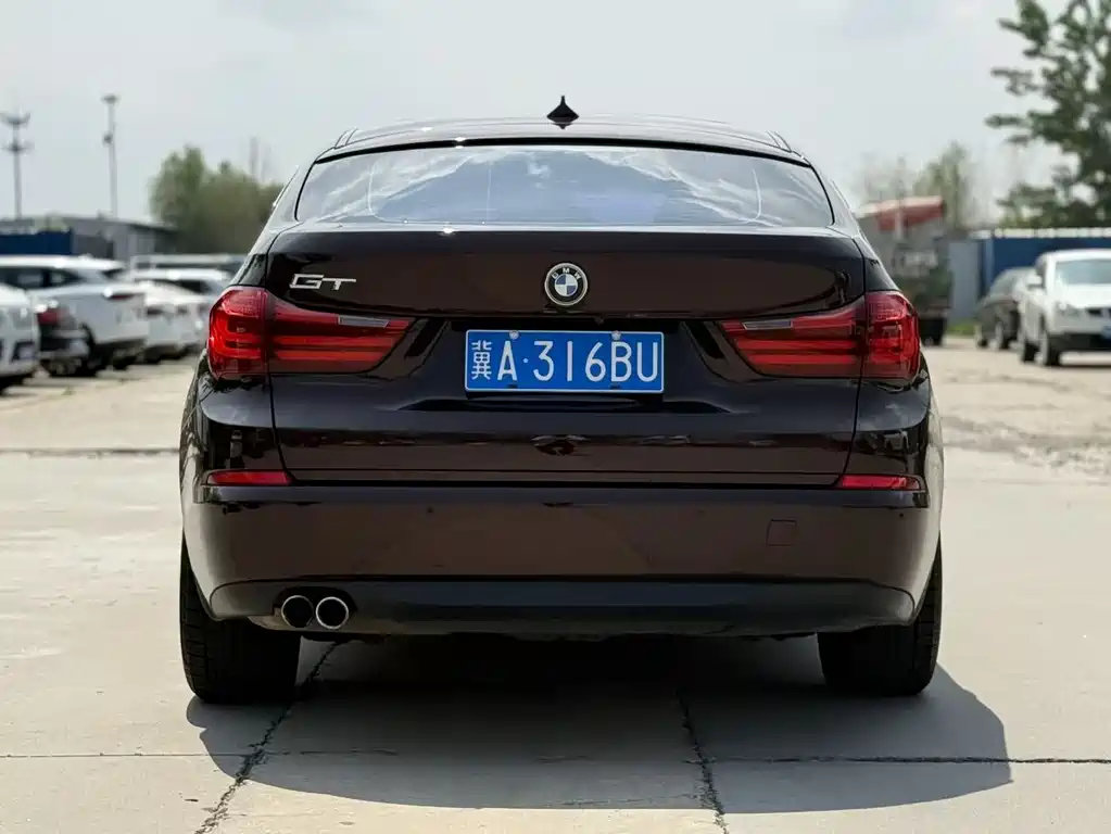 BMW 5 Series GT 2015 — фото 14