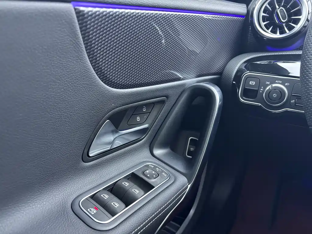 Mercedes-Benz A-Class 2022 — фото 24