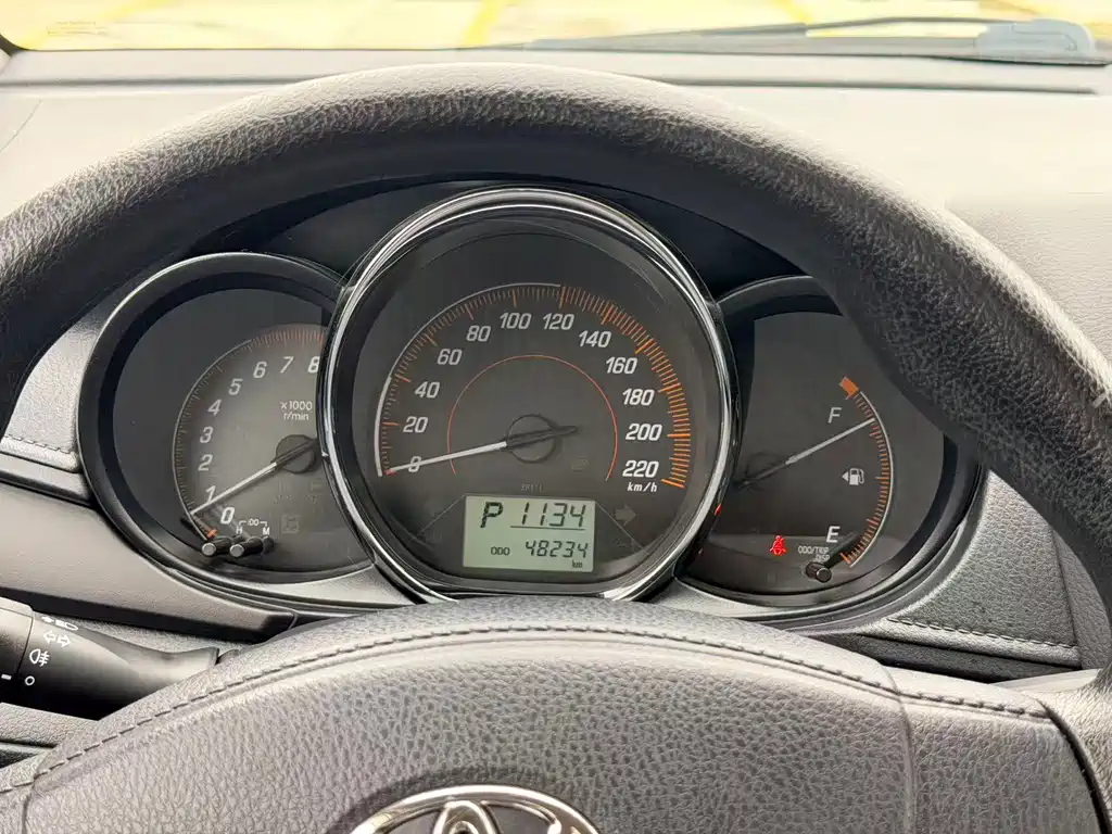 Toyota Yaris L 2020 — фото 15