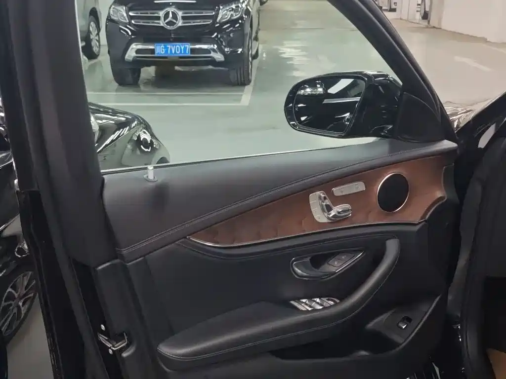 Mercedes-Benz E-Class 2017 — фото 15