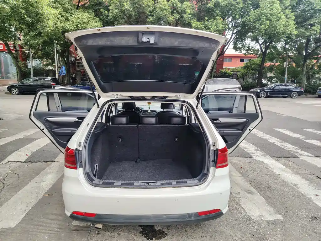 Volkswagen Gran Lavida 2015 — фото 11