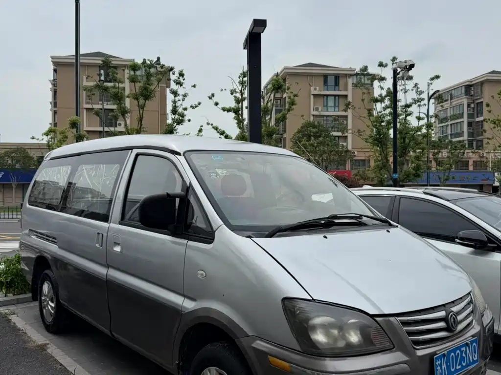 Dongfeng Lingzhi 2014