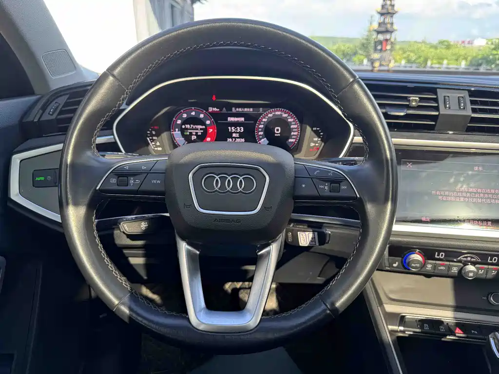 Audi Q3 2022 — фото 17