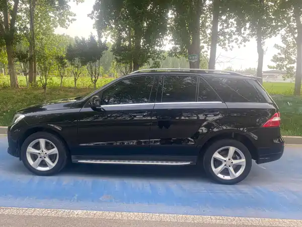 Mercedes-Benz M-Class 2015