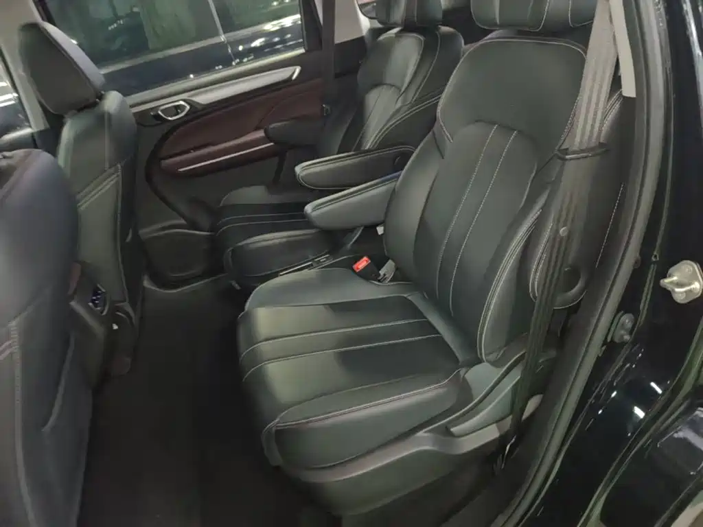 GAC Motor Trumpchi M6 2024 — фото 17