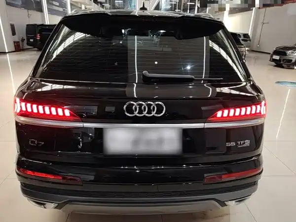 Audi Q7 2021