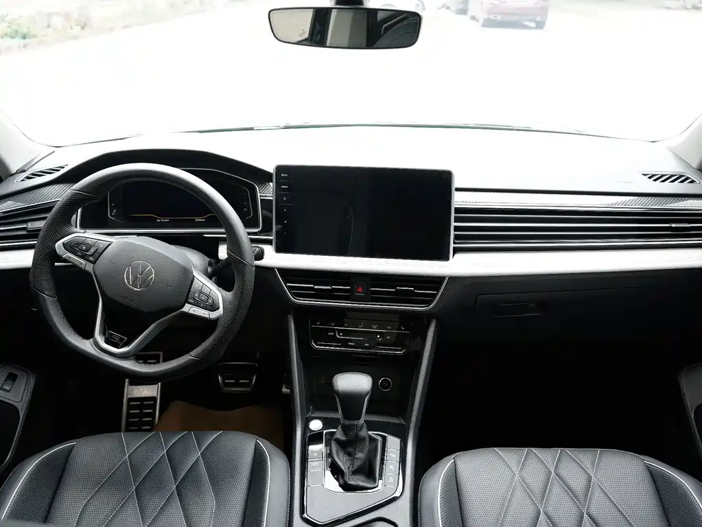 Volkswagen Tiguan L 2024