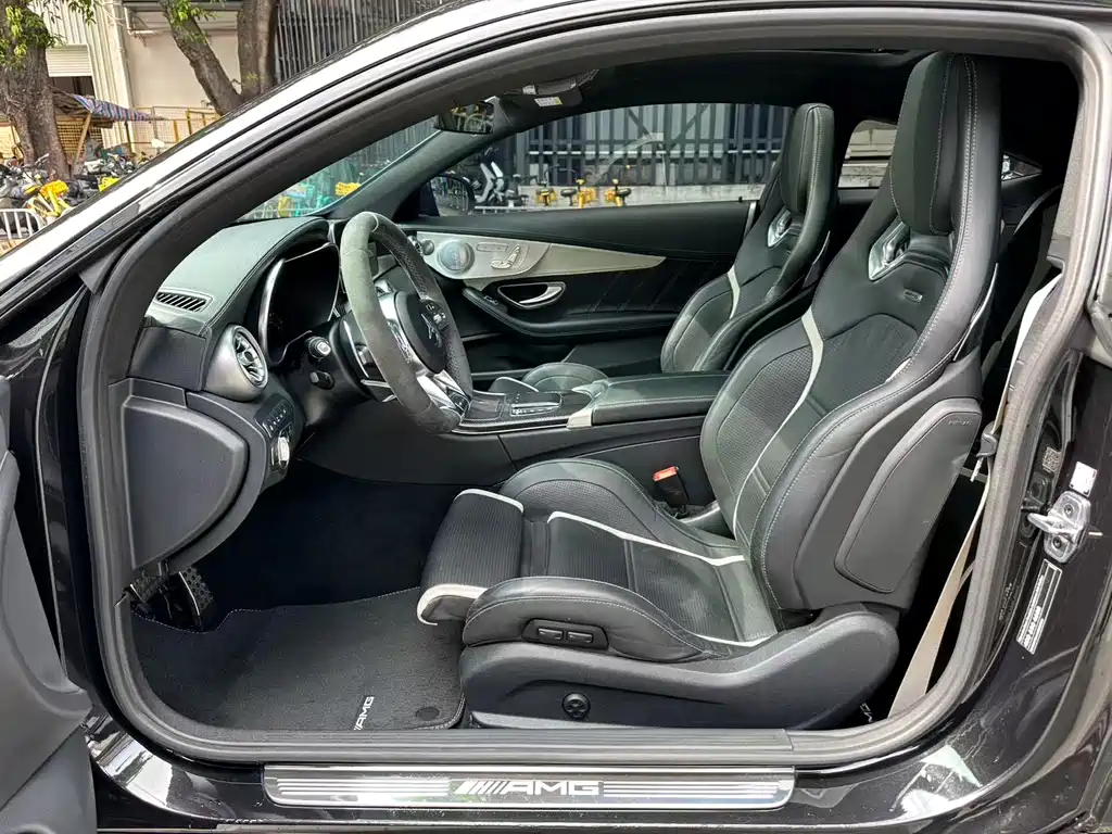 Mercedes-Benz C-Class AMG 2019 — фото 9
