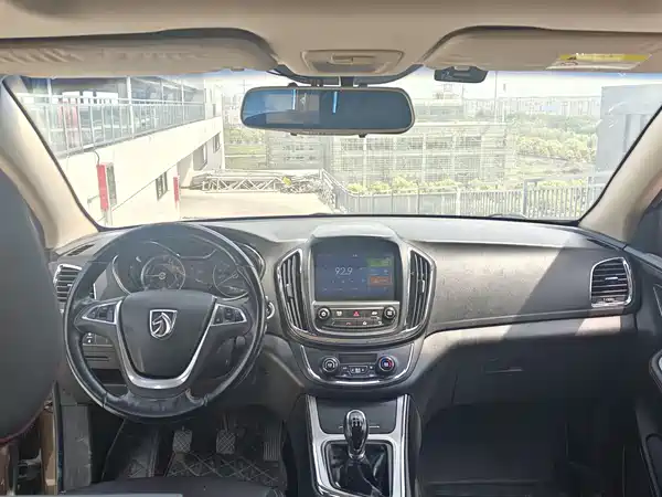 Baojun 560 2015