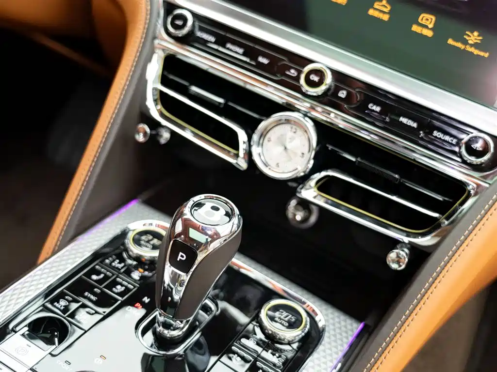 Bentley Flying Spur PHEV 2022 — фото 26