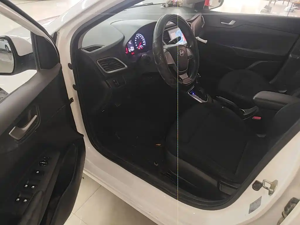 Hyundai Verna 2017 — фото 12