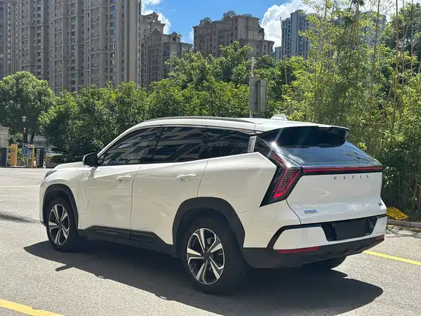 Geely Boyue L 2025