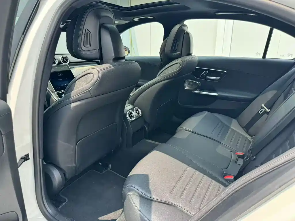 Mercedes-Benz C-Class 2024