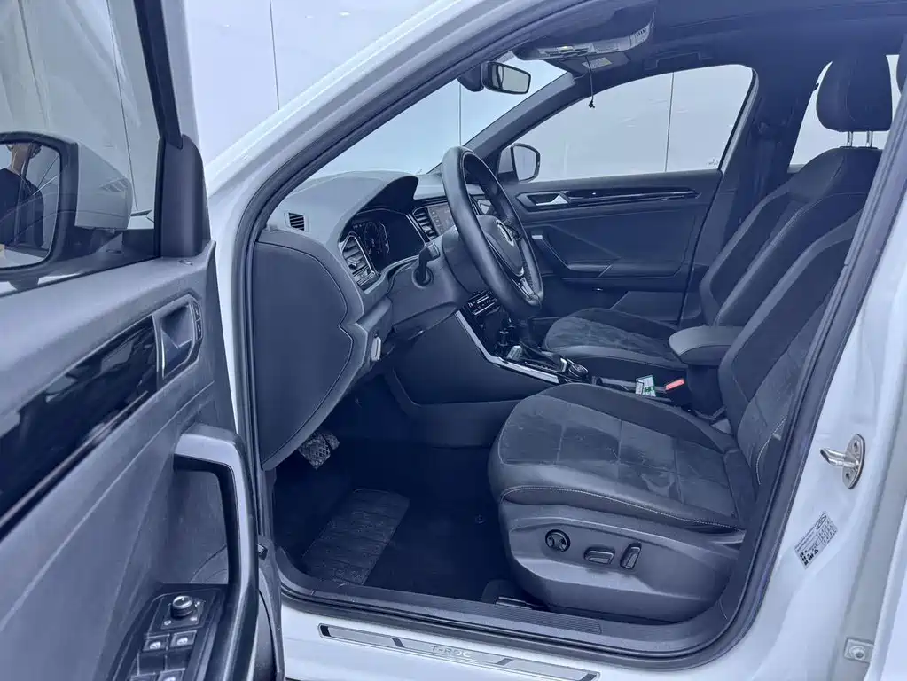 Volkswagen T-Roc 2022 — фото 9