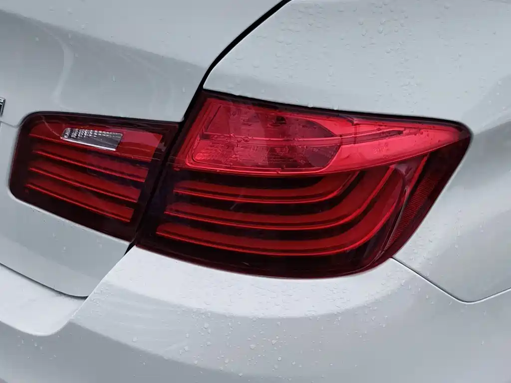 BMW 5 Series 2013 — фото 6