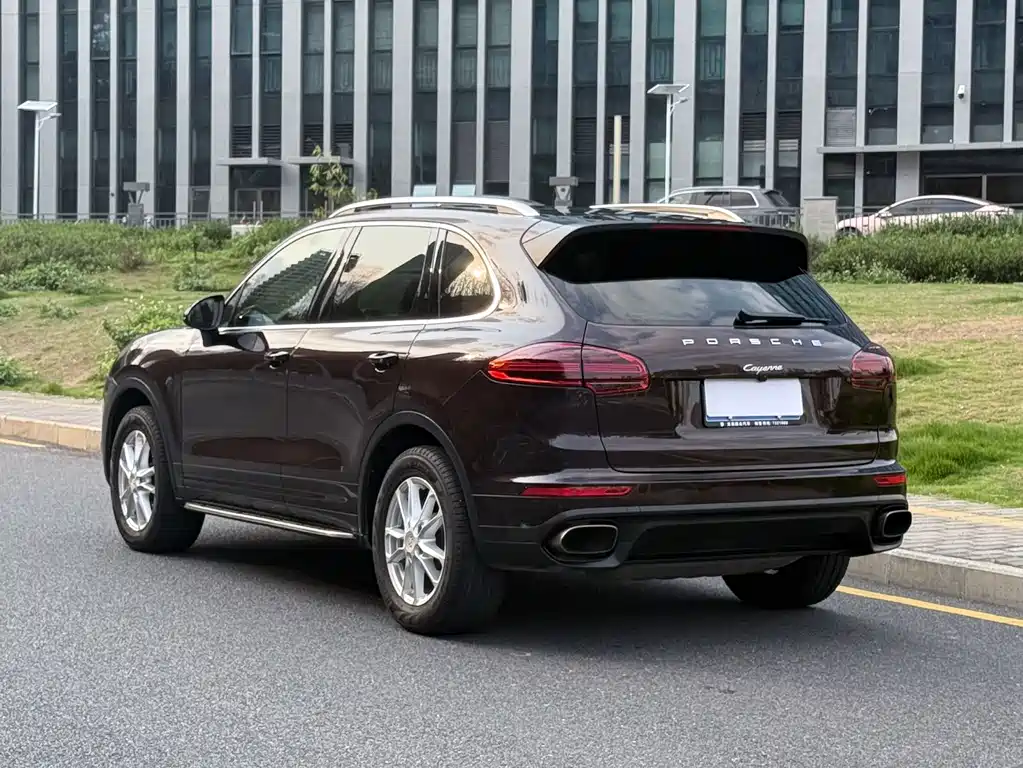 Porsche Cayenne 2016 — фото 9