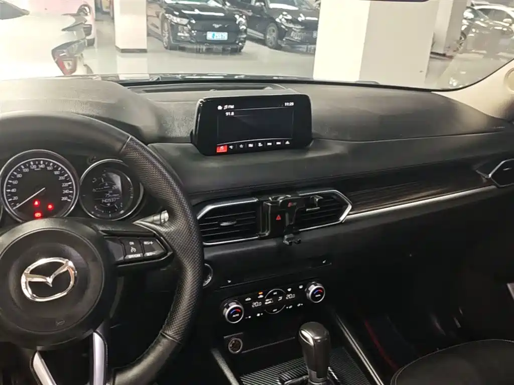 Mazda CX-5 2018 — фото 10