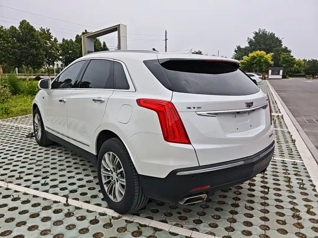 Cadillac XT5 2019 — фото 5