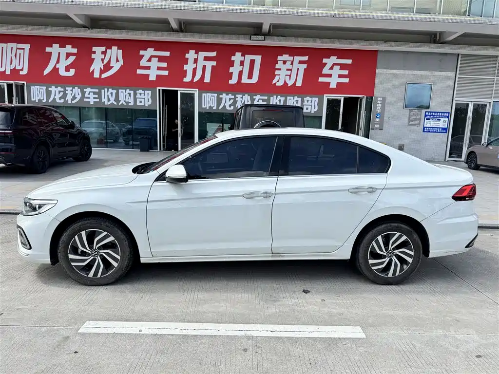 Volkswagen Bora 2024