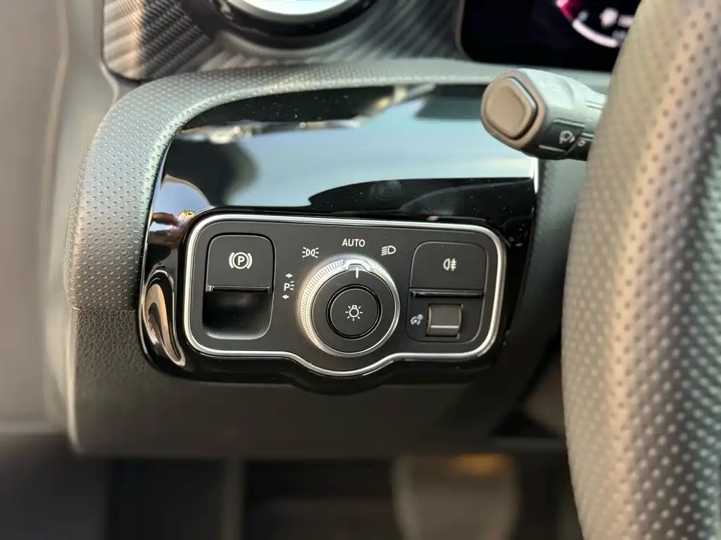 Mercedes-Benz A-Class 2024 — фото 20