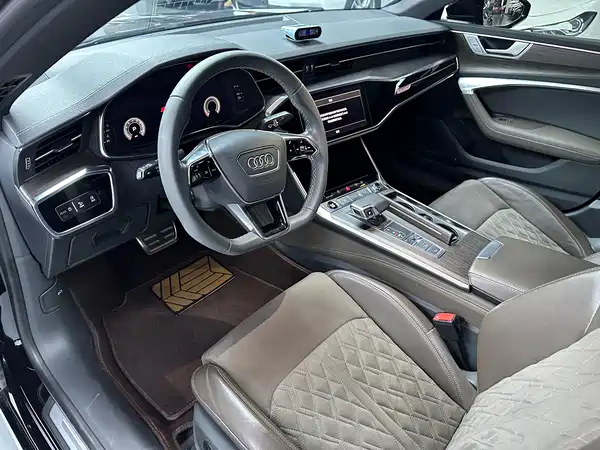 Audi A7L 2022