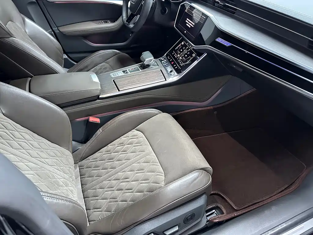Audi A7L 2022 — фото 18