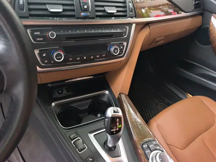 BMW 3 Series 2013 — фото 16