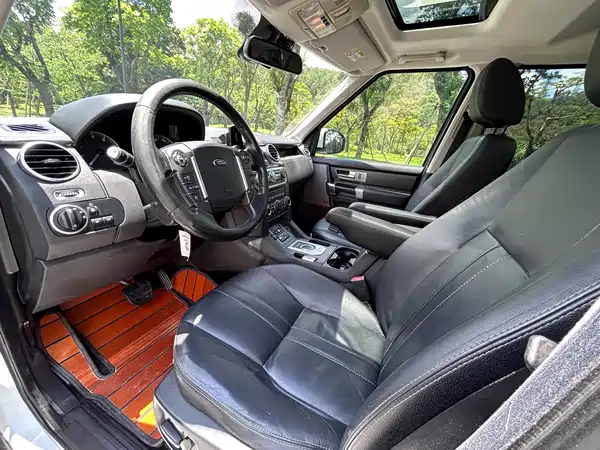 Land Rover Discovery 2014