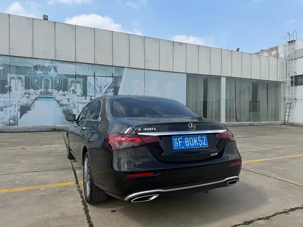 Mercedes-Benz E-Class 2023