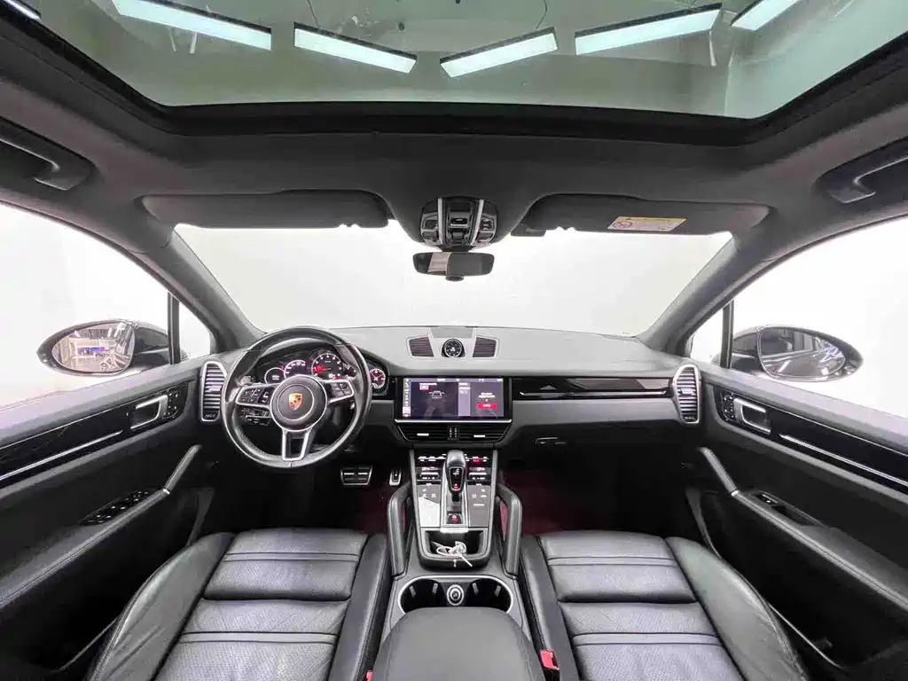 Porsche Cayenne 2019 — фото 13