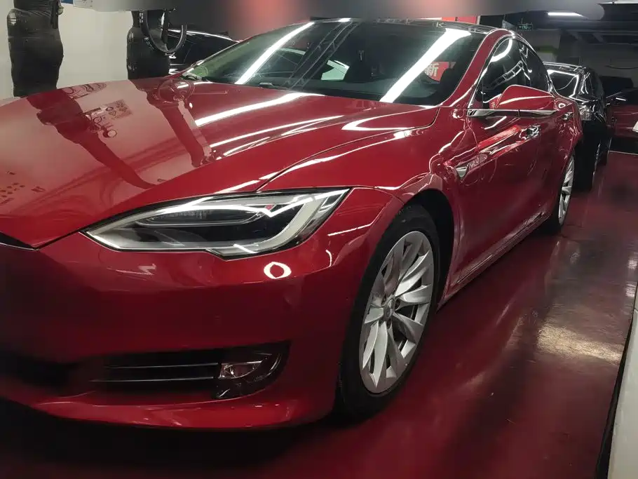 Tesla Model S 2017 — фото 13