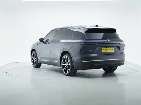 NIO ES8 2025