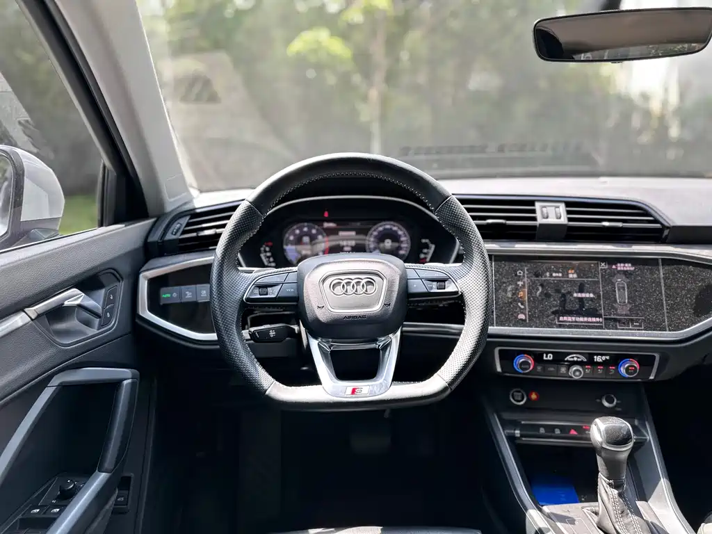 Audi Q3 Sportback 2021 — фото 11