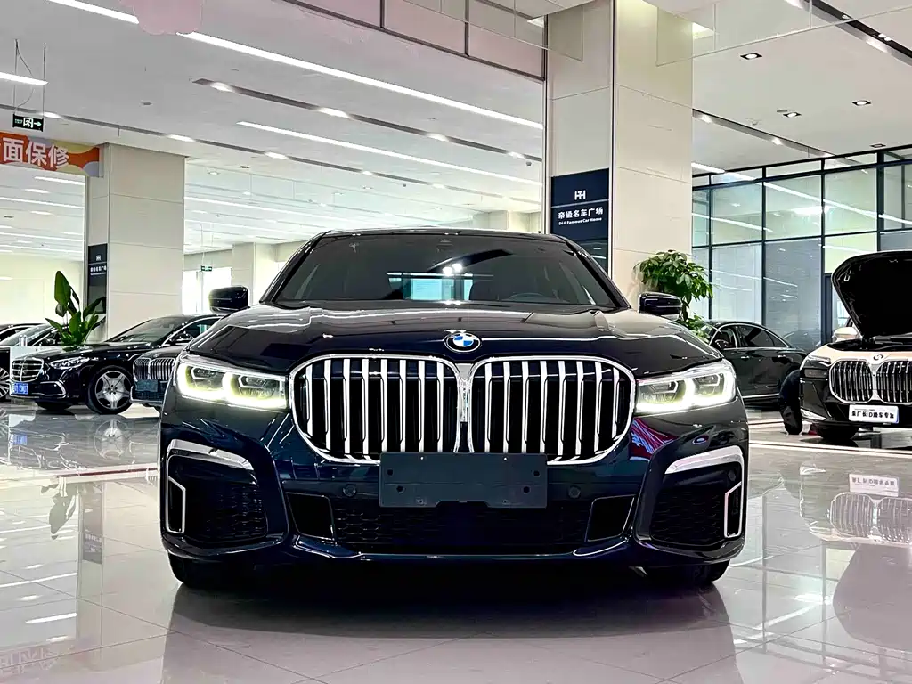 BMW 7 Series 2022 — фото 2