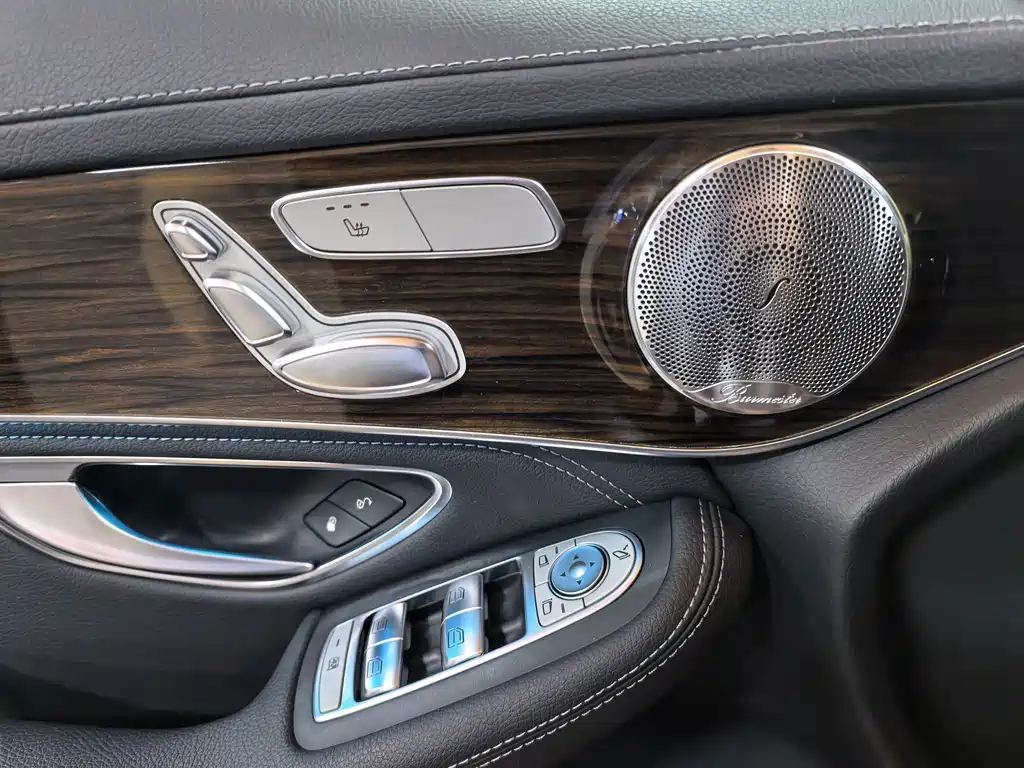 Mercedes-Benz GLC 2016 — фото 10