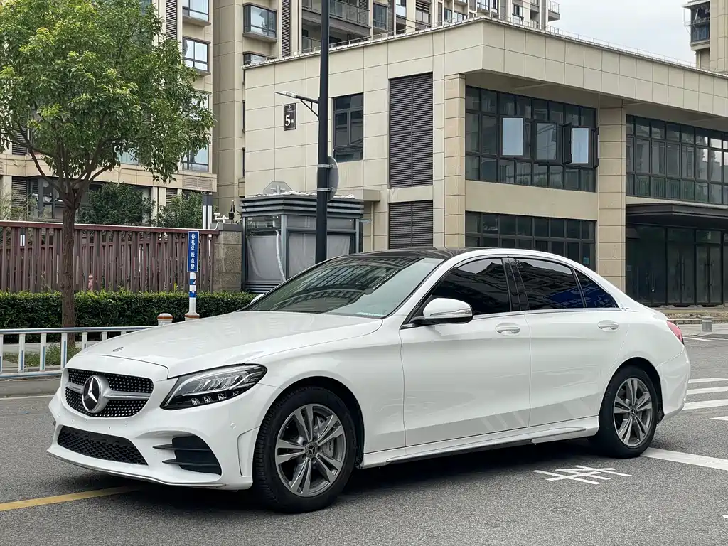 Mercedes-Benz C-Class 2020 — фото 1