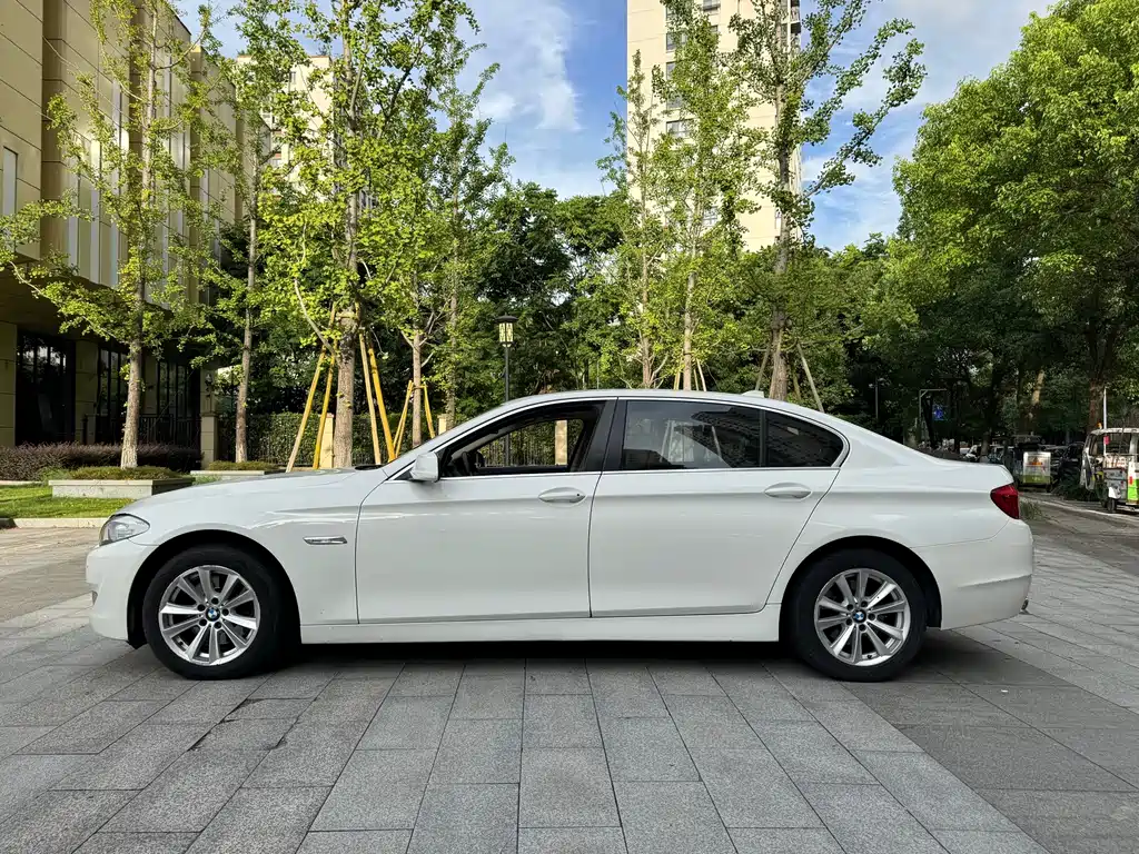 BMW 5 Series 2012