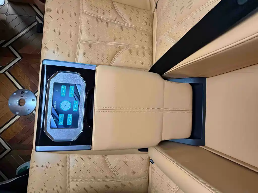 Mercedes-Benz V-Class 2020 — фото 13