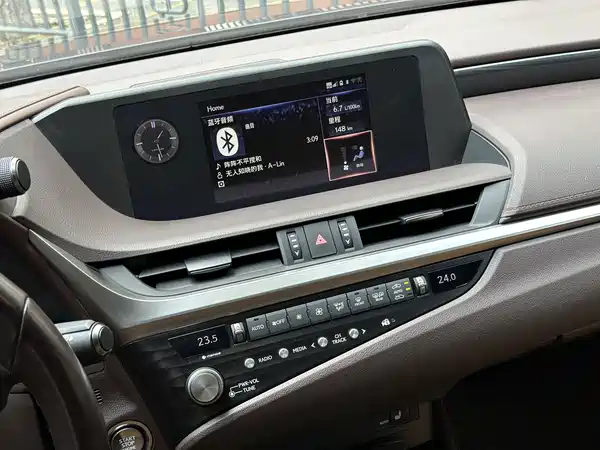 Lexus ES 2021