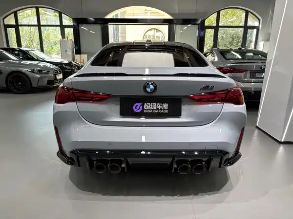 BMW M4 2025